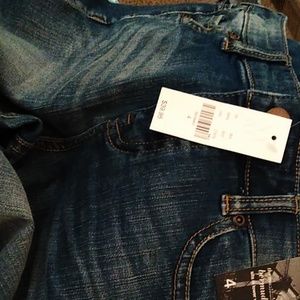 NY&C SHORTS